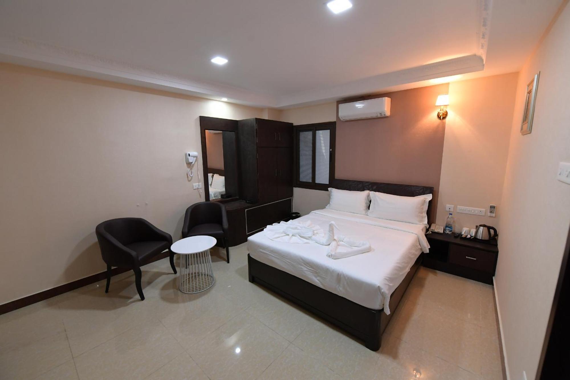 Coastal Grand Hotel Sampath Tiruchirappalli Ngoại thất bức ảnh
