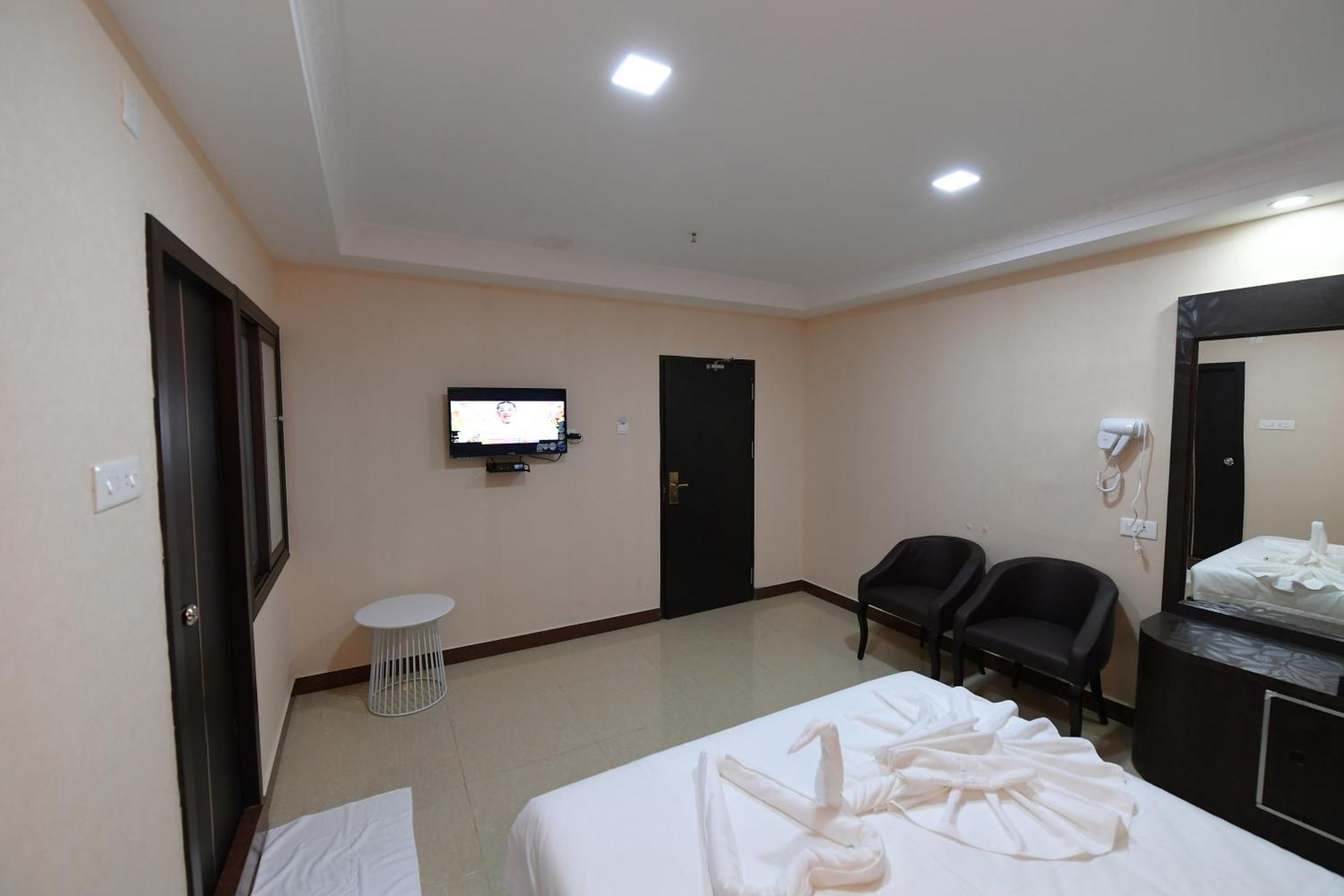 Coastal Grand Hotel Sampath Tiruchirappalli Ngoại thất bức ảnh